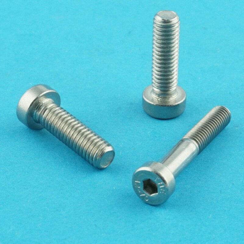Zylinderschrauben mit Innensechskant, niedriger Kopf DIN 7984 Edelstah Zylinderschrauben mit Innensechskant, niedriger Kopf DIN 7984 Edelstah
